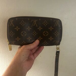 Faux Louis Vuitton Brown Monogram Wristlets Two wallets